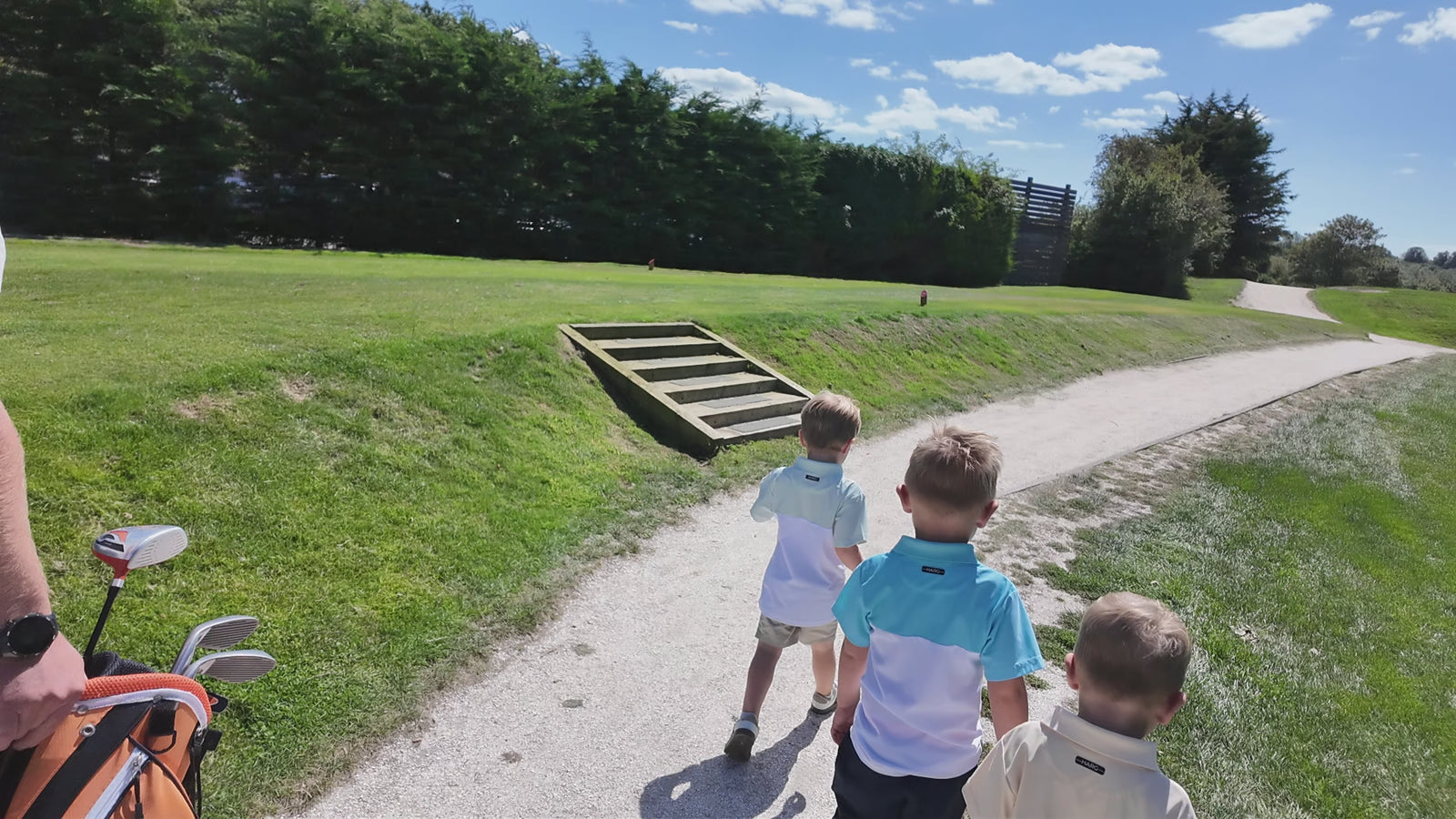 HARG Kids running on the golf course to their lesson